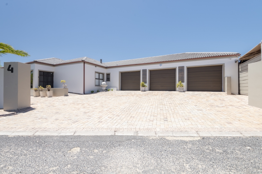 4 Bedroom Property for Sale in Country Club Western Cape